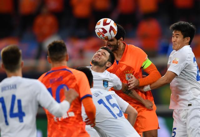 乐鱼体育APP下载地址-泰山难求一胜只是运气问题？法比奥到队似亡羊补牢