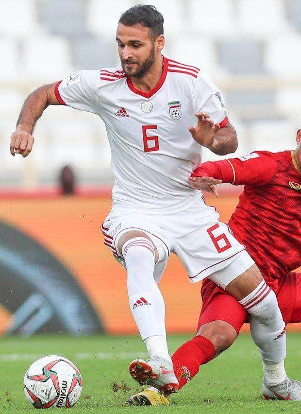 1668563243367086603.jpg 效力于阿联酋联赛的伊朗中场诺罗拉希.jpg