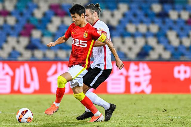 乐鱼体育APP下载地址-昔日本土射手王破荒难救主 广州队保级任重道远